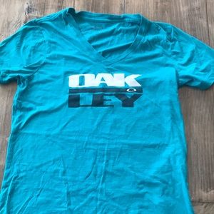 Oakley T-shirt